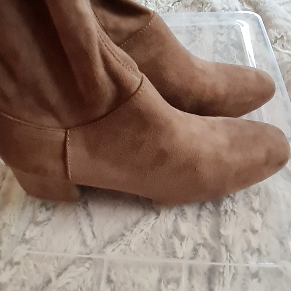 NWT Charlotte Russe Over The Knee Boots Taupe Sz 8 - Picture 4 of 8